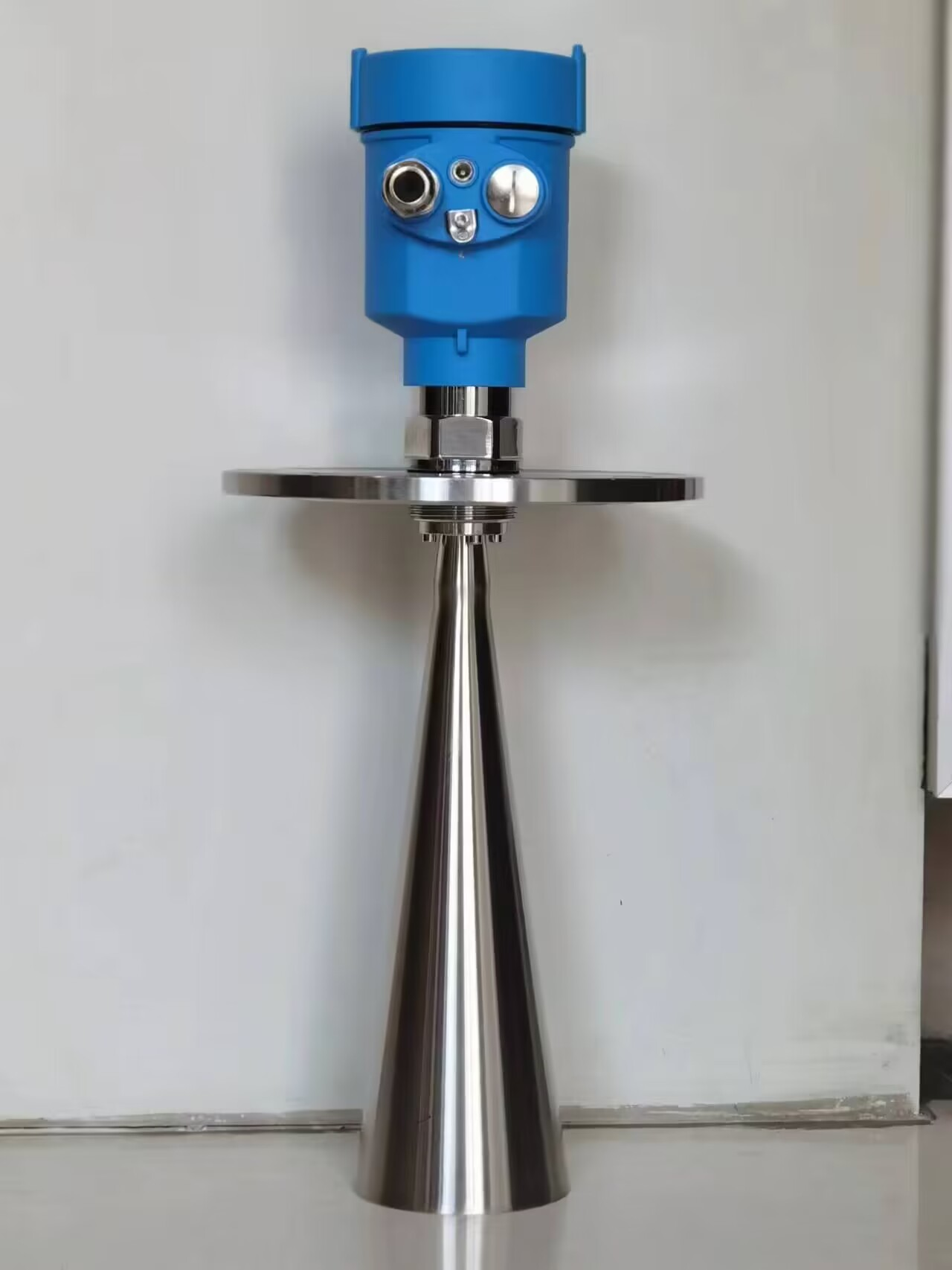 26雷達(dá)物位計(jì)——無(wú)接觸、無(wú)磨損的測(cè)量方案