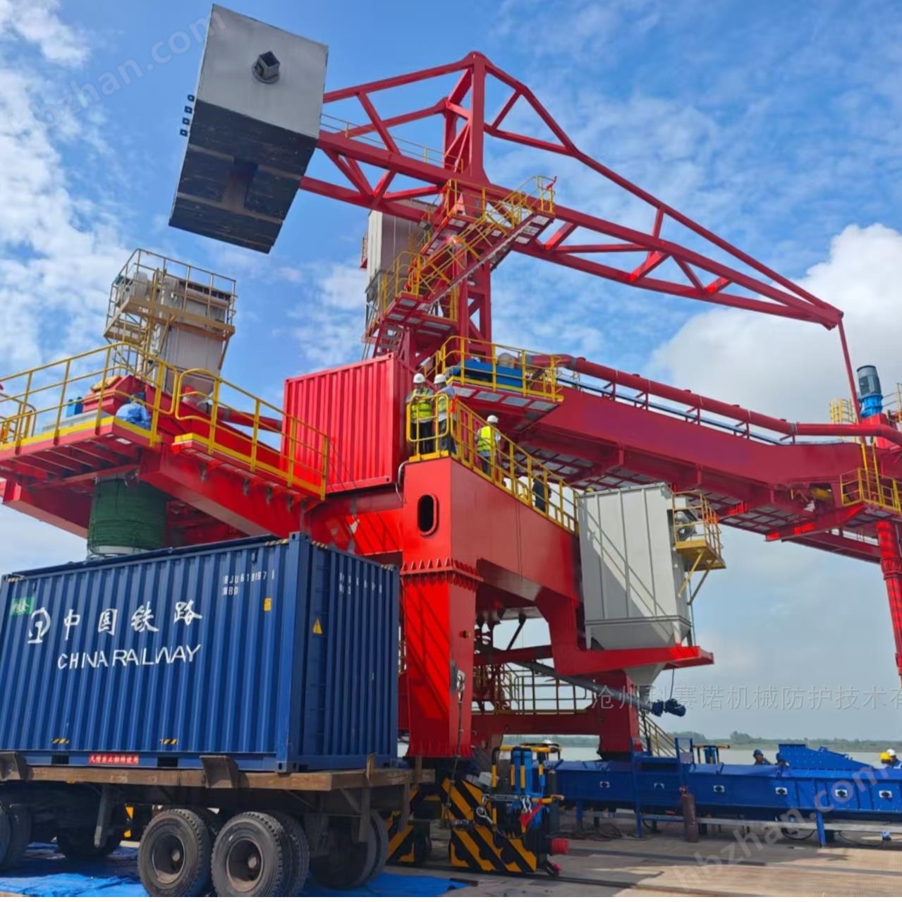 環(huán)保利器碼頭裝船機