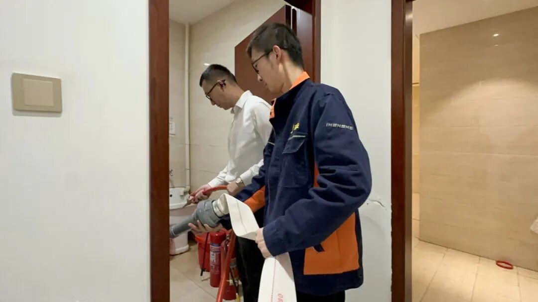 1.jpg 瑶安集团开展“消防安全月”系列活动,全面筑牢企业安全“防火墙”