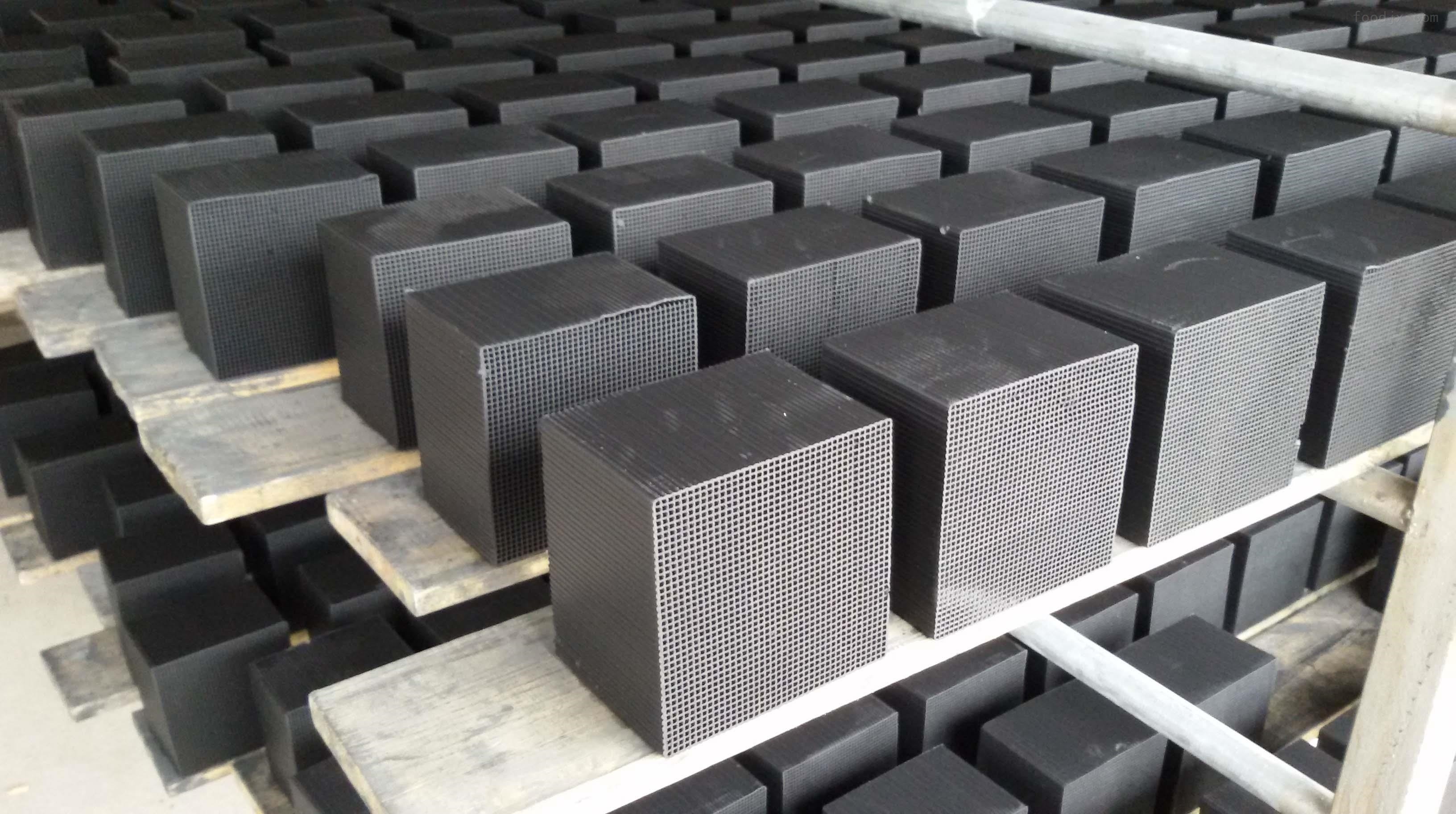 活性炭吸附塔 (3).jpg